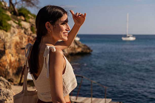 Meme Büyütme ile Meme Dikleştirme Aynı Anda Yapılabilir mi?